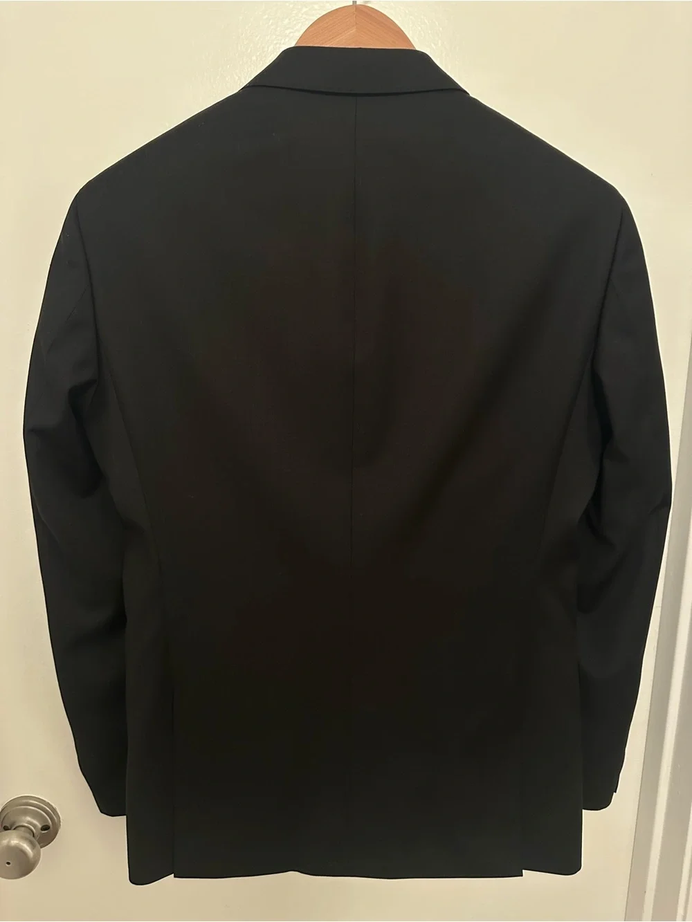 Hugo Boss 38R - 32W Ryan - Wave Black 100% Virgin Wool Suit